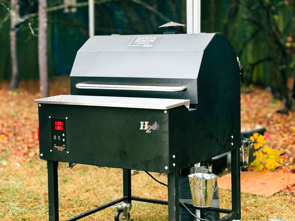BARQ-H2O Pellet Smoker - Powered by Smokin' Brothers